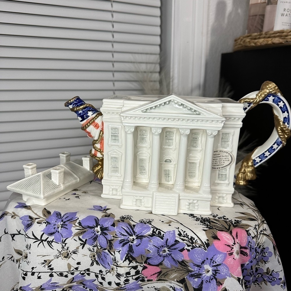 The White House Teapot - Picture 7 of 10